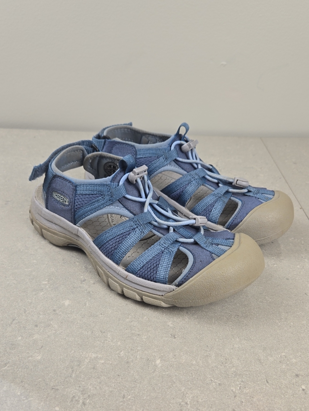 KEEN Women’s Blue Hiking Water Sandals Velcro Strap Gorpcore Y2K Outdoor Size 8